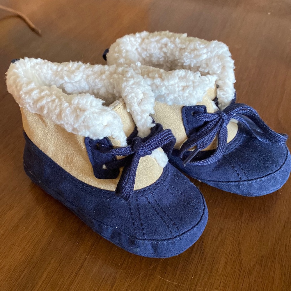 New without tags, 6-12 months Gymboree moccasins